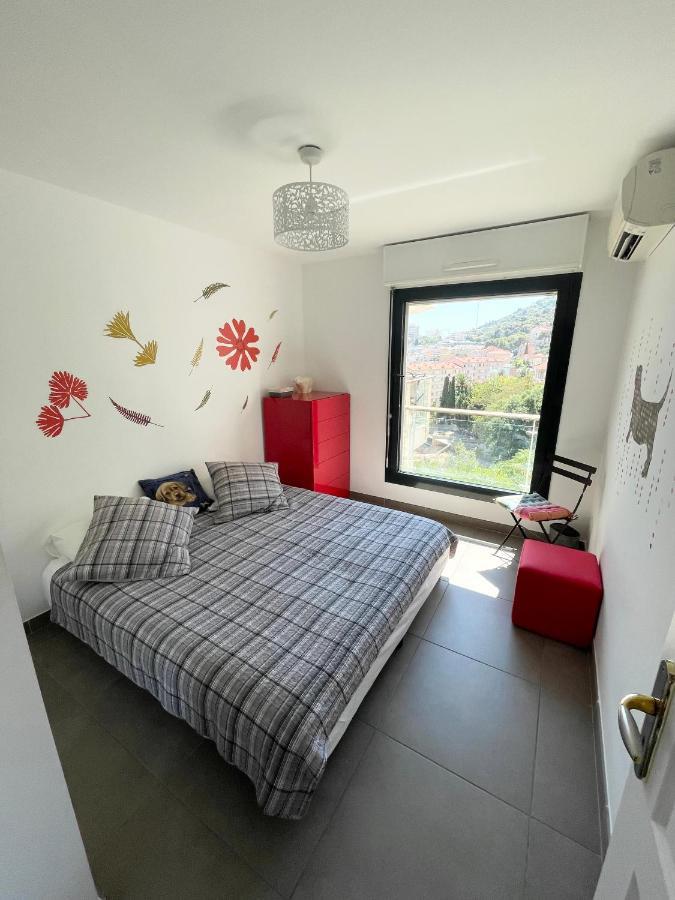 Grand 3 Pieces Avec Terrasse Vue Mer Tout Confort Beausoleil Luaran gambar